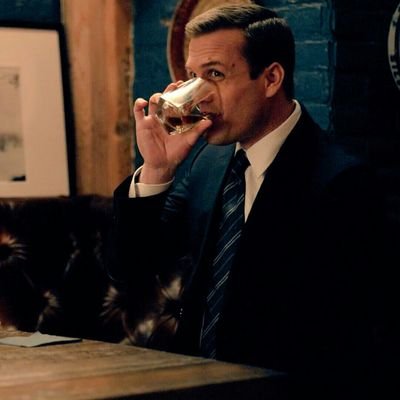 suitsbrtweets's profile picture. não quero advogado quero regime fechado