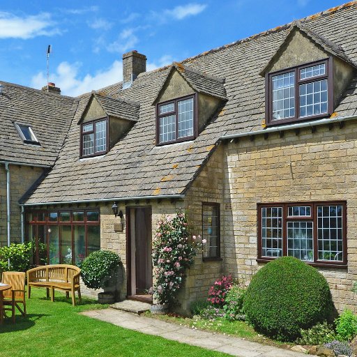 Corsham Field Farmhouse is a charming Four Star English Bed and  Breakfast situated on the edge of Stow on the Wold  within the heart of the beautiful Cotswolds