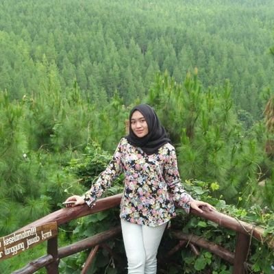 zhfraf's profile picture. 