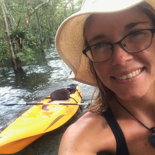 Tropical naturalist & bird guide living in Bocas del Toro, Panama. Passionate about birds, tropical rainforest & reef ecology, conservation and awareness.