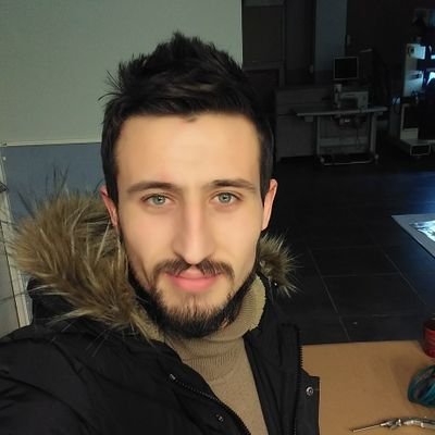 Pahalı parfümleri bi kenara bırakmalı.
İnsan önce güven kokmalı...
