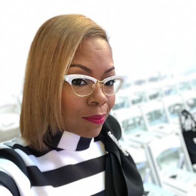 Original Chic Geek | 🖥📱💻⌚️📹📺📼💽  ConnectED Program Development Executive.  Distinguished Educator.