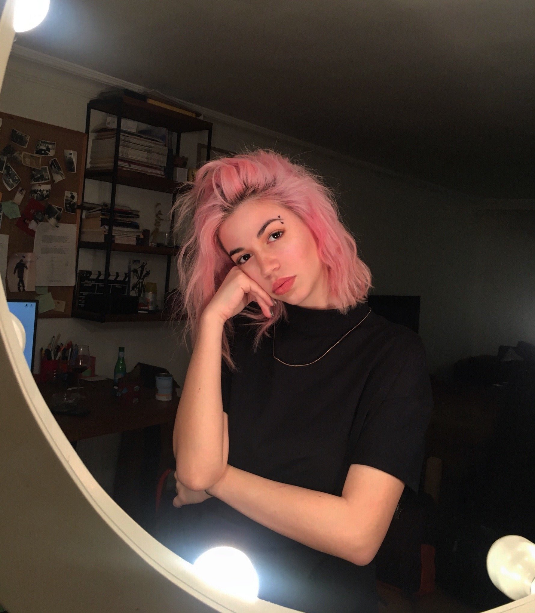 ekinzby's profile picture. 