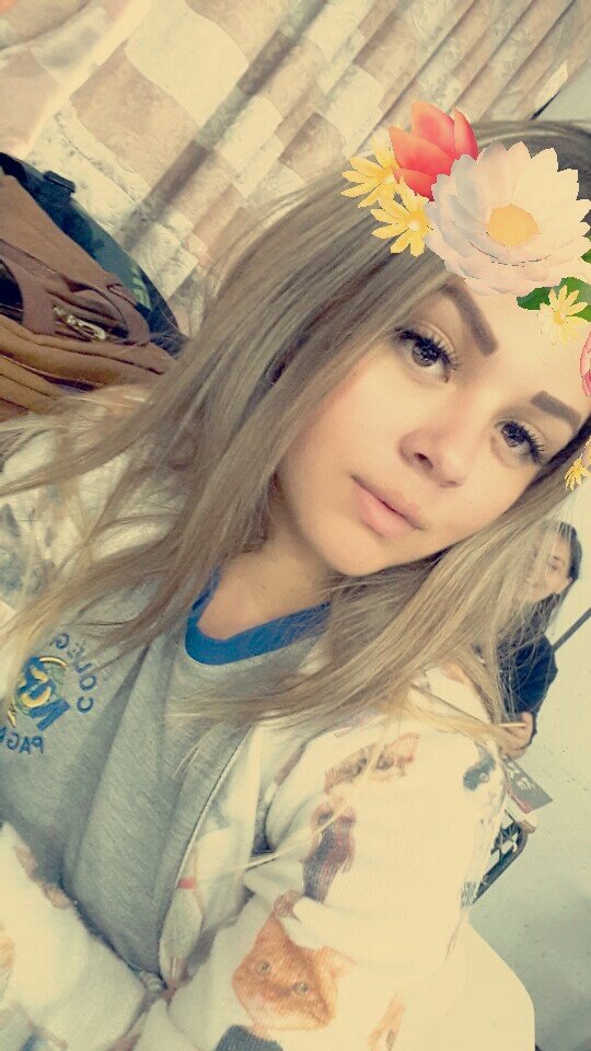 Teu jeito sem jeito, me atrai, me distrai e me faz te querer ainda mais. 💏💘

snapchat: ramily01
insta: jessica_ramily