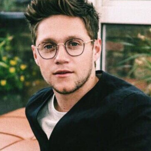 hi, this is a free follow! please follow @sparkleofhorans