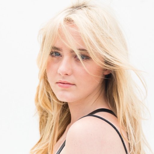 A fansite dedicated to Kathryn Newton.