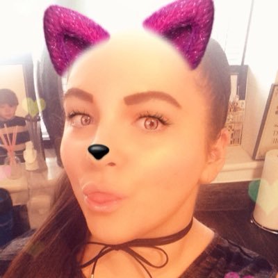 i'm a crazy chick 🐥 who loves her baby's to the moon 🌙 and back 🤣💯😘😜👏🏻🙌🏻