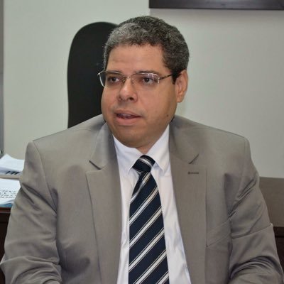 pai de Lucca, advogado, casado, soteropolitano,  Procurador de Estado-SE, Mestre em Processo Civil - UGF/RJ e Professor de Processo Civil e Previdenciário.