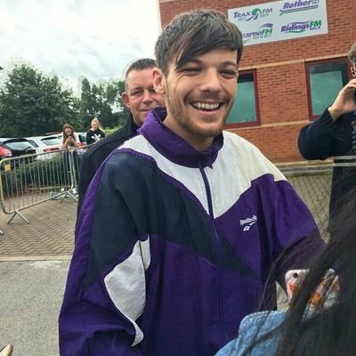 LoucaOne's profile picture. 