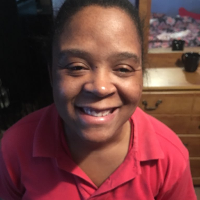 Tia_Huggiebear's profile picture. 