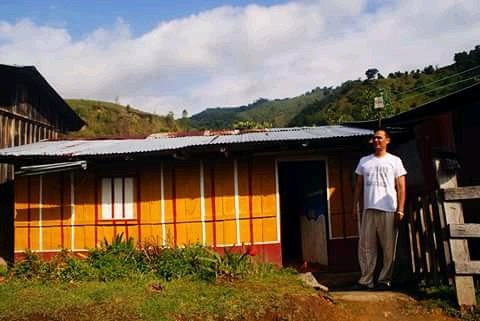 Tolimense, del municipio del  Mar de piscinas;Melgar Enamorado de la vida, abogado de la dignidad humana,especialista en educación para la ciudadanía y los DDHH