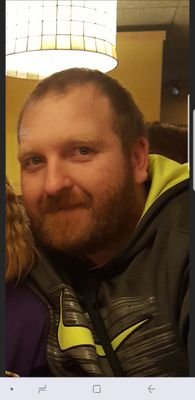 Married with 2 little girls! Trump supporter and Gun lover!