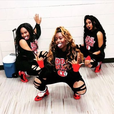 dancing dolls 2018