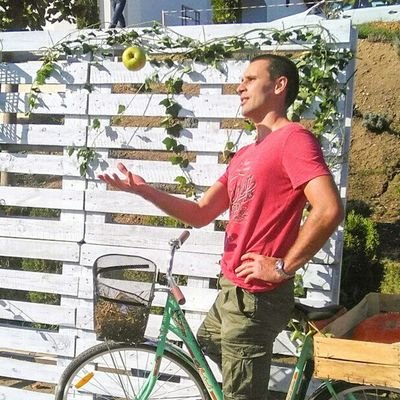 Rumba_you's profile picture. Art Director @ AnvioVR Concept Artist.