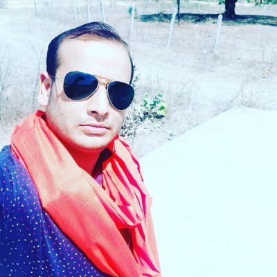 पुत्र मैं माँ भवानी का,
मुझ पर किसका जोर,
काट दूंगा हर वो सर,जो उठा
मेरे राजपुताना की ओर !!
जय माँ भवानि
