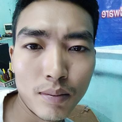 moeminthu2's profile picture. 