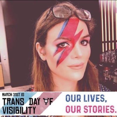 Braydbunch #edmproducer #enby #nonbinary🤘She/Her/they/Them 💃🏻NYC HS Teacher 👩🏫 https://t.co/3PleejhnR8 Debut Album Coming soon