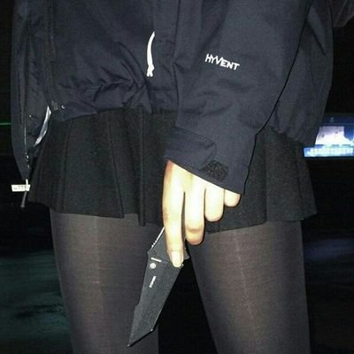 r_u_minee's profile picture. На этом празднике жизни я чувствую себя лишним, хотя и не вижу там ни праздника, ни жизни.