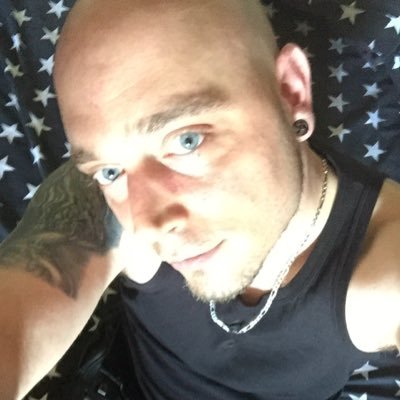 nico81950565's profile picture. Sympa, aime les sorties... je bosse et cherche l’amour si ça se presente 😊