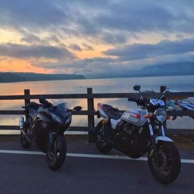 XJR400R、RZカラー！！見たら声かけてください😳勝手にフォローごめんちゃい。。フォロバ100％🤗28,8月10日免許取得！！28,9,10日マグザム～29,5,16XJR400R納車！！17歳でし！ペケたん帰宅しますた😁YAMAHAHAHAHA😍😍