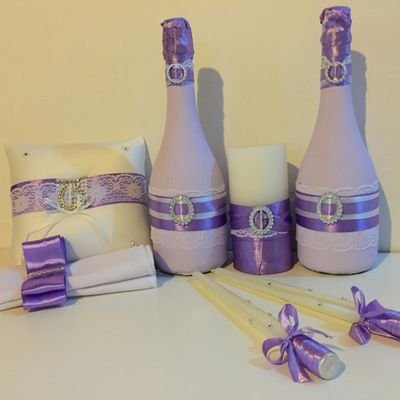 Exclusive,Classy & Unique centre pieces.His & hers hand decorated champagne flutes & bottles as gifts or special themed party.