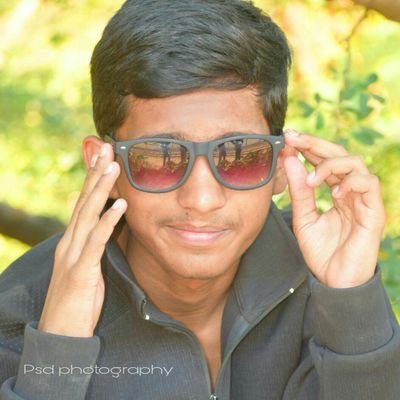 artist_yash493's profile picture. art lover 
india's youngest​ sketch artist. (student)
from Pune Maharashtra.
born on 20 April 2003
student of Vijay sir.
follow in Facebook insta,Twitter etc...