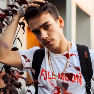 RpavecAlex's profile picture. rien de sérieux | Malia et Kendall des boT