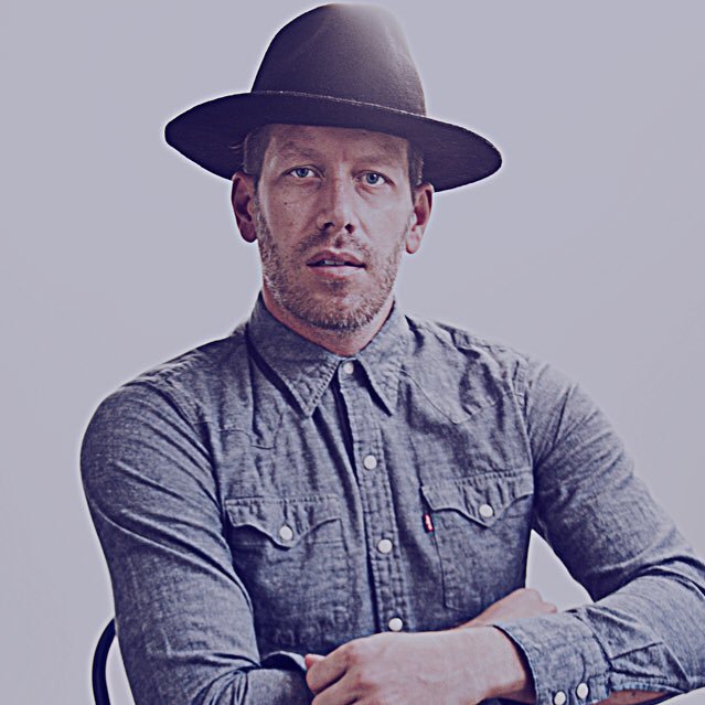 Brazilian American – Designer of Experiences, Products + Business Innovation / Design Educator + Speaker / Interaction Design @Microsoft / @Adobe / @GreenStone