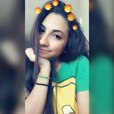 AvilaaAlondra's profile picture. 🇻🇪-🇺🇸📍 periodista frustrada📚.