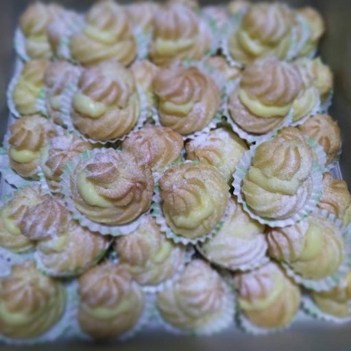 ummi_naim's profile picture. part time home baker