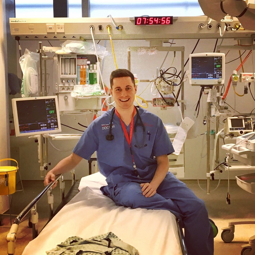 Scottish Doctor 👨🏻‍⚕️ Dual Emergency Medicine and PEM AT/SpR in Australia. 🚨 👶🏼 ☀️ Glass half-full. Current Burns Registrar. 🔥