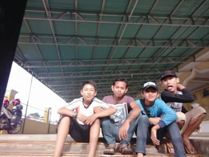 fatrianfsi's profile picture. I am not alone