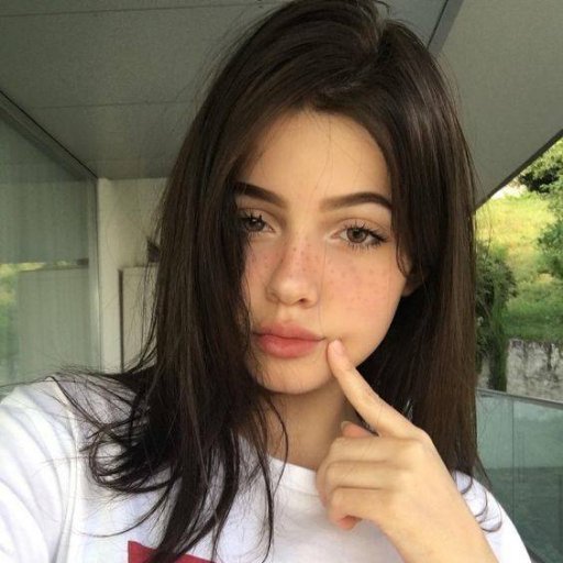 aleexxsmith1's profile picture. I am university student and work as freelancer.