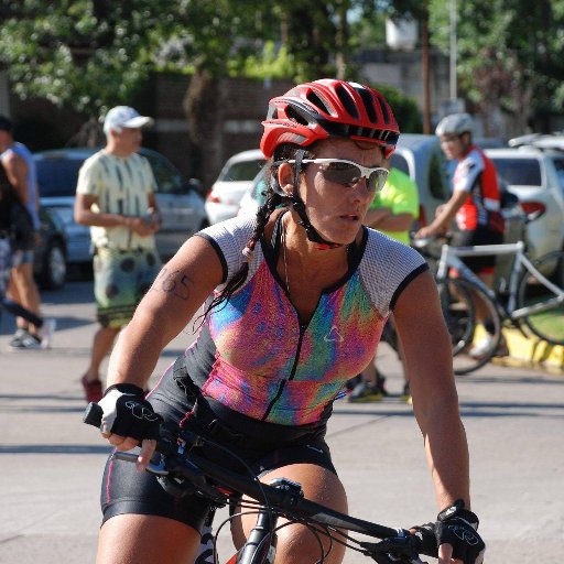 karinaelisabetf's profile picture. 