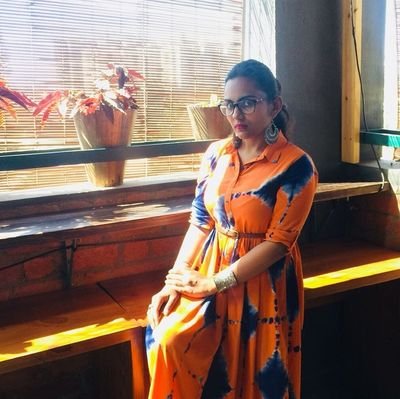 alexann0295's profile picture. Good food, good company and a glass of wine should do just fine.