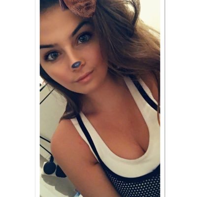 Zoe17164257's profile picture. 18 🥂 Cheerleader and Coach 🎀✨