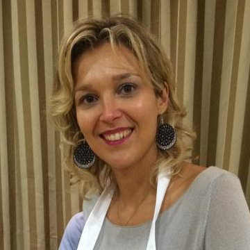 I'm a gourmet style #foodlover 🍝 with a big #passion for the city of #Rome 🏛️🇮🇹 #food 🥩 #wine 🍷#blogger🌈 #events 🍾#cooking 🍪