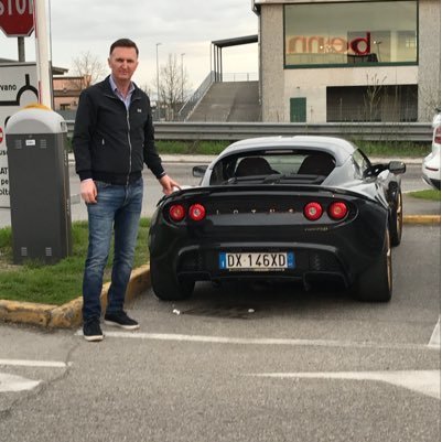 Sono nato a Tirana 🇦🇱 laureato in Storia, e in Filosofia, all’università di Padova.