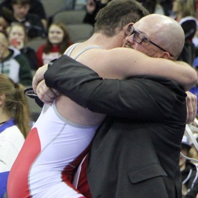 Proud Husband/Father. Live to Coach! Summer Softball, JH/HS Football, JH wrestling, and Head Wrestling coach for the SMH Cardinals! #bettereveryday