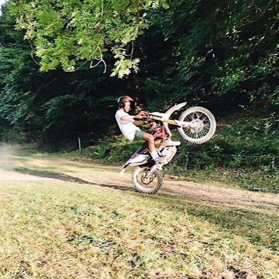 PABLOFONT4's profile picture. .