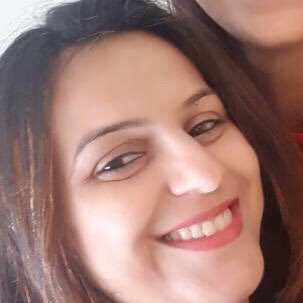 SnoojaBawa's profile picture. I choose to be happy and live life Queen size😎