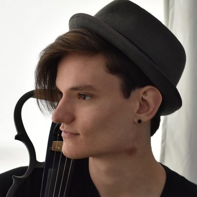 🎻 Electronic Pop Violinist 🎻 Get social with me 👉🏼 https://t.co/iq1mTIaUJg