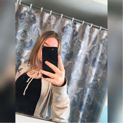 pbrussianmodel's profile picture. chicken