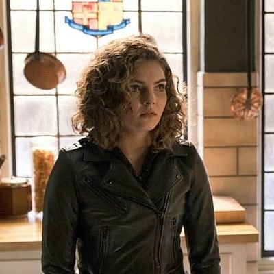 Selina Kyle. ''People Call me Cat'' //Crushing: @GothamHeroBW // Gotham RP // 18+ // 🐈
