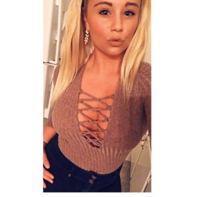 a_piv's profile picture. 25 • SRU alum • Mind on a permanent vacation, the ocean is my only medication • ♡Charleston, SC ➡️ HOUSTON, TX♡