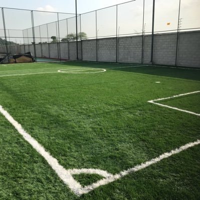 Instalador de canchas de césped sintético
