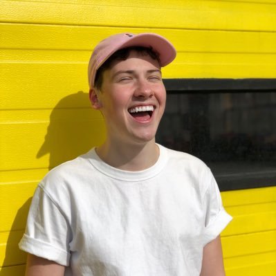 ✏️ visual artist & brand manager ☁️ sometimes active — always exploring! he/him