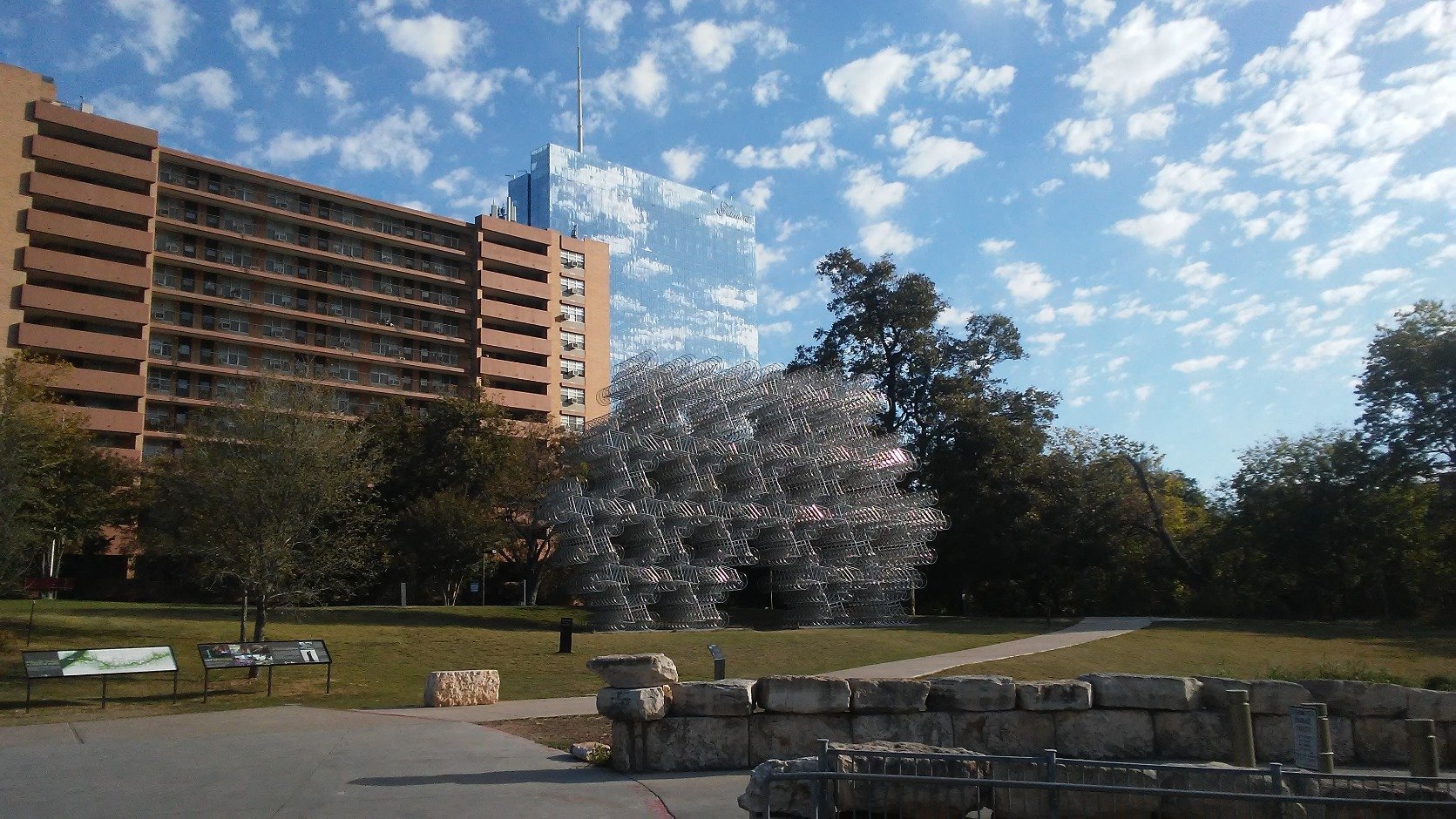 Tjaliani's profile picture. Food blogger/connoisseur🍣🥘 family owned restaurants📈🍕🍻🥂 shredder of the gnar🛹🏄‍♂️🌊 support your local community!