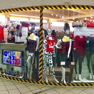 Boutique vêtements pas cher homme, femme, chaussures lingerie bas collants et vêtements petites et grandes tailles à petits prix accessoires, articles de déco