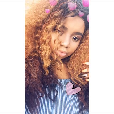 •C/O '16🎓• •🎈🎂June 17• •Age 26♊️•chubby🍔• •QÜÊĖŃ~Ñ💕👑🖤• •5'3😋• •BORN TO BE REAL NOT PERFECT 🌸🌞•